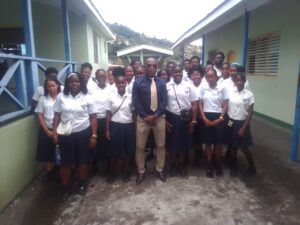 Alumni members visit IHS to mentor current students